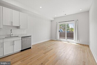 1130 Penn St NE in Washington, DC - Building Photo - Building Photo