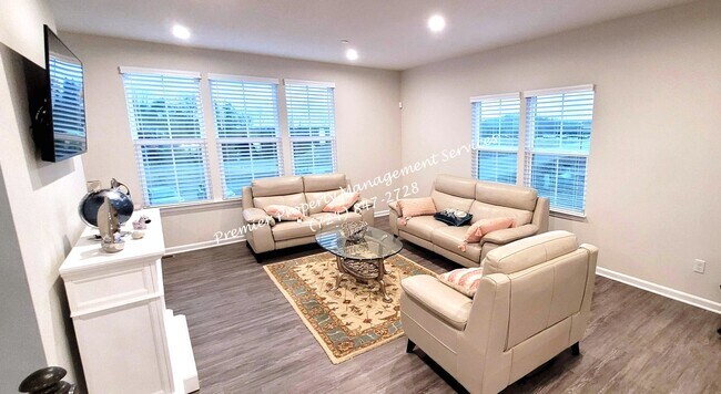 1078 Adair Ave in Valencia, PA - Building Photo - Building Photo