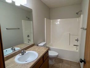 2944 W Swallow St in Springfield, MO - Building Photo - Building Photo