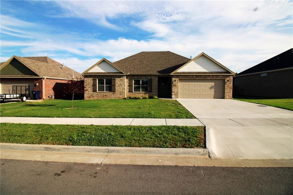 851 Petit Jean St in Prairie Grove, AR - Building Photo