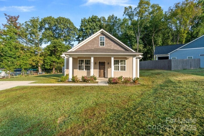 6231 Rockwell Blvd in Charlotte, NC - Building Photo - Building Photo