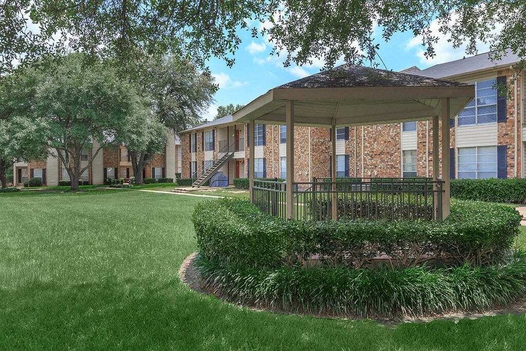 Hazelwood Apartment Homes Tyler, TX Apartments