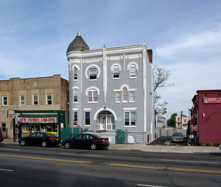 1114-1116 Broad St in Newark, NJ - Building Photo