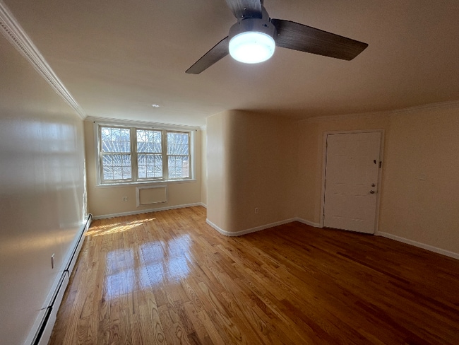 102 Bristol St in Brooklyn, NY - Building Photo - Building Photo