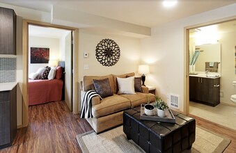 Glendale Apartments in Seattle, WA - Building Photo - Building Photo