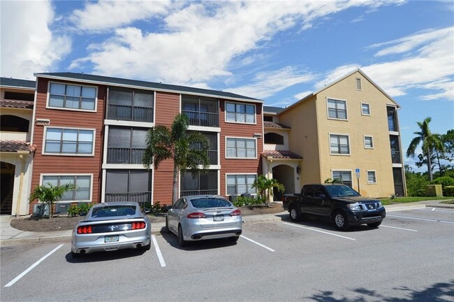 11901 4th St N in St. Petersburg, FL - Foto de edificio - Building Photo