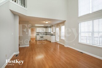 4673 Devencrest Ln in Buford, GA - Foto de edificio - Building Photo