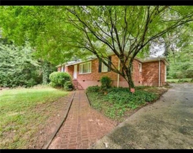 property at 1146 Clearview Dr NE