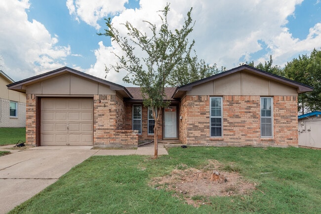 917 Piedmont Dr in Garland, TX - Building Photo - Building Photo