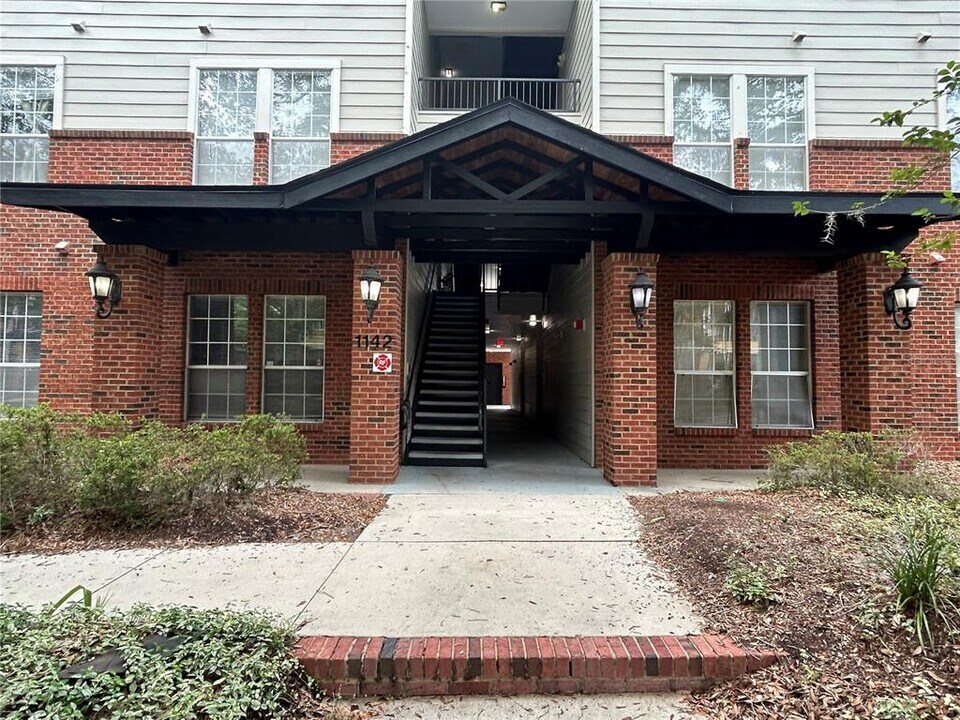 1142 SW 9th Rd in Gainesville, FL - Building Photo