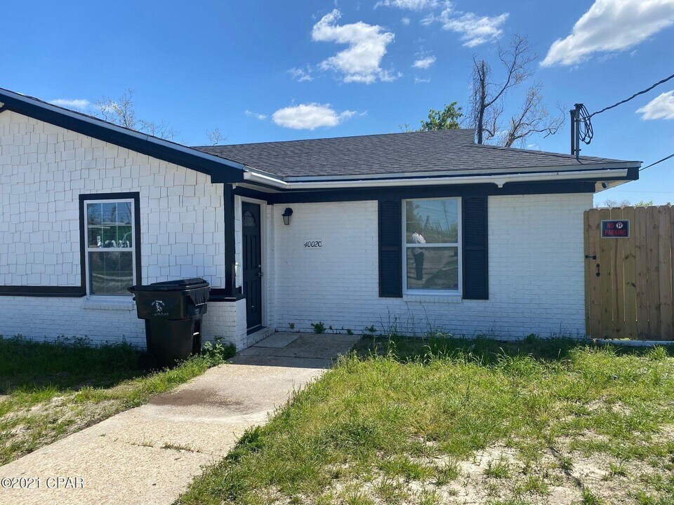 4002 E 11th St in Panama City, FL - Building Photo