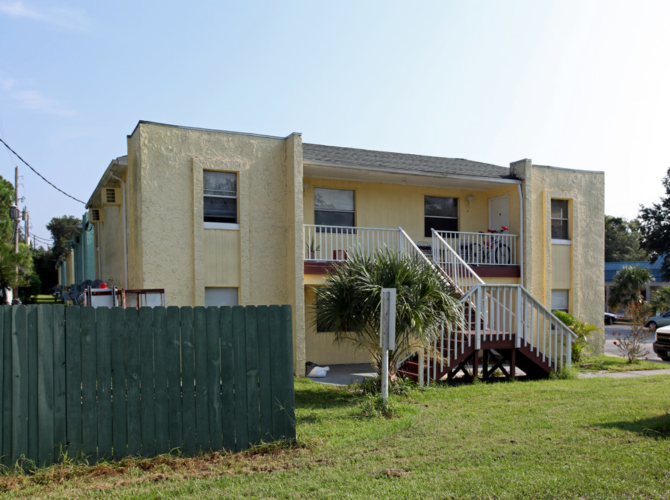 Henley Park Apartments in Orlando, FL - Building Photo