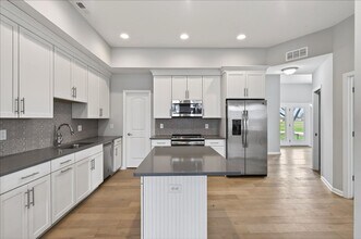 7147 Governors Row in Avon, IN - Building Photo - Building Photo