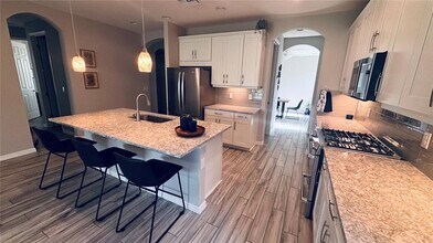 5761 Groundsel Cir in Sarasota, FL - Building Photo - Building Photo