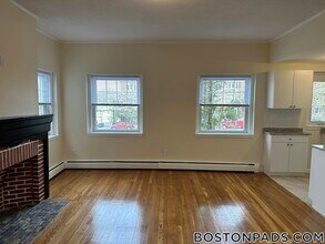2018 Commonwealth Ave, Unit 27 in Boston, MA - Building Photo - Building Photo