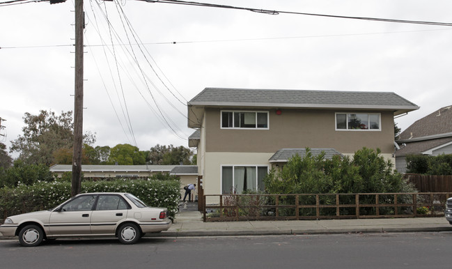 Garden Apartments in Petaluma, CA - Building Photo - Building Photo