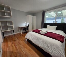 19925 Wallingford Ave N in Shoreline, WA - Building Photo - Building Photo