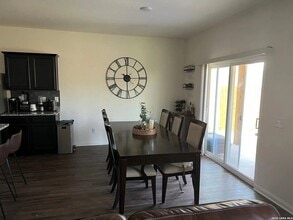 5428 Rue Girard, Unit 0519 in Converse, TX - Foto de edificio - Building Photo