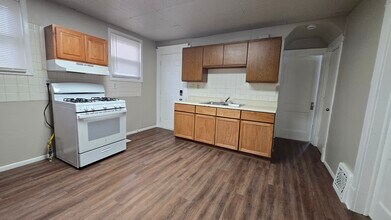 3935 N 13th St, Unit Lower in Milwaukee, WI - Building Photo - Building Photo