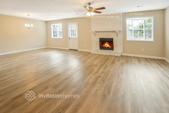 888 Tall Deer Dr in Fairburn, GA - Building Photo - Building Photo