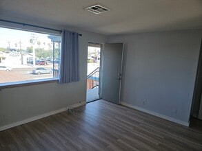 1517 W Thomas Rd, Unit Unit 3 in Phoenix, AZ - Building Photo - Building Photo
