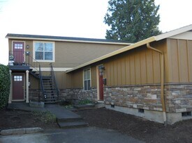 1910-1914-1914 N Rosa Parks Way in Portland, OR - Building Photo