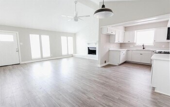 3402 Pecan Grove Dr in Baytown, TX - Building Photo - Building Photo