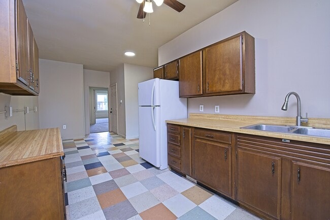 2417 Edison Ave in Granite City, IL - Building Photo - Building Photo