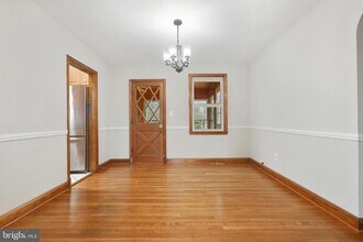 7604 Queen Anne Dr in Parkville, MD - Building Photo - Building Photo