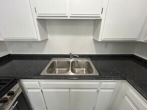 4415 W 170th St, Unit 1 in Lawndale, CA - Building Photo - Building Photo