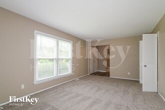 12215 Centerbrook Dr in Florissant, MO - Building Photo - Building Photo