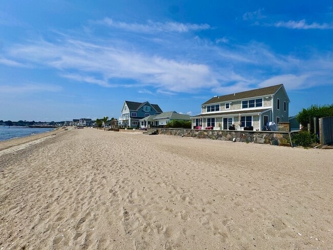 18 Bel Aire Manor in Old Saybrook, CT - Building Photo - Building Photo