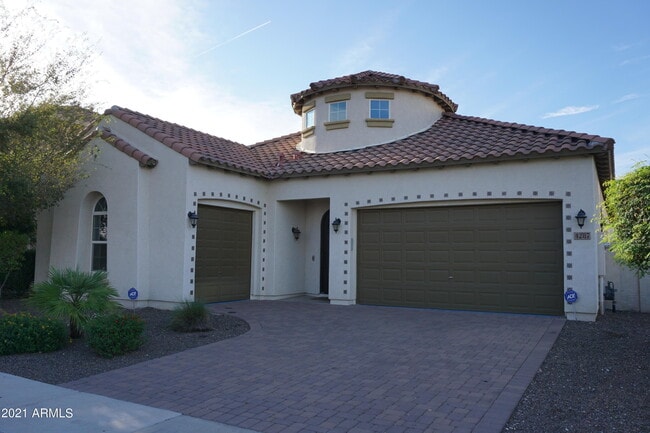 property at 4287 E Yellowstone Pl