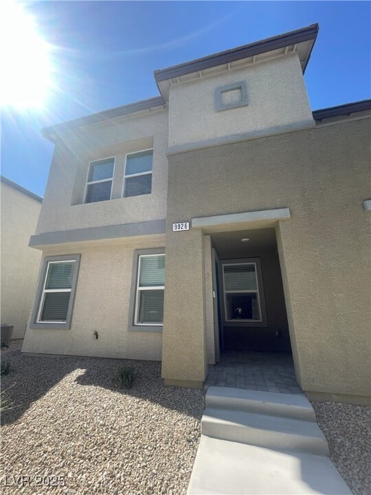 9926 Apricot Hls St in Las Vegas, NV - Building Photo