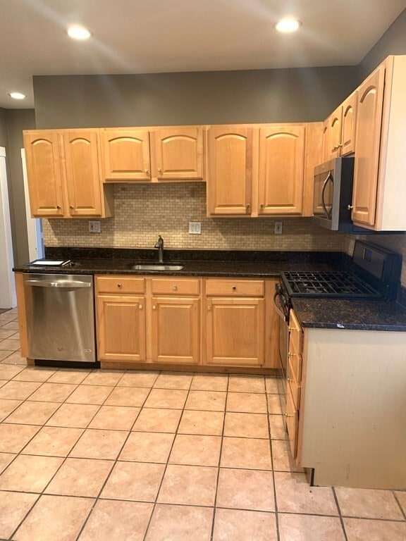 137 Sharon St, Unit #1