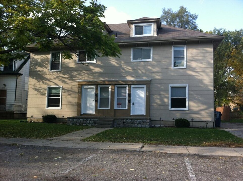 2564 Premont Ave, Unit 2 in Waterford Township, MI - Foto de edificio