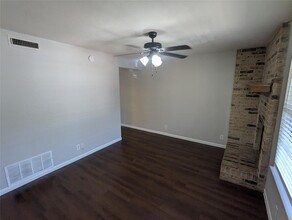 7800 Northcrest Blvd in Austin, TX - Building Photo - Building Photo