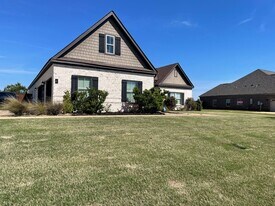 72 Ava Ln in Wetumpka, AL - Building Photo