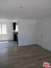 4353 Avalon Blvd in Los Angeles, CA - Foto de edificio - Building Photo