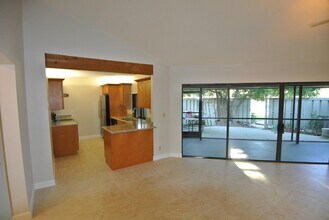 1127 E Seminole Ave-Unit -4d in Jupiter, FL - Building Photo - Building Photo
