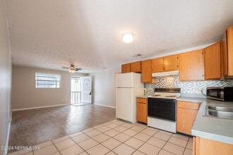 1016 2nd St S in Jacksonville Beach, FL - Building Photo - Building Photo