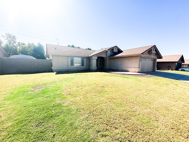 3555 W 15th Ln in Yuma, AZ - Building Photo - Building Photo