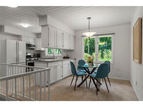 14641 Crestview Ln in Minnetonka, MN - Building Photo - Building Photo