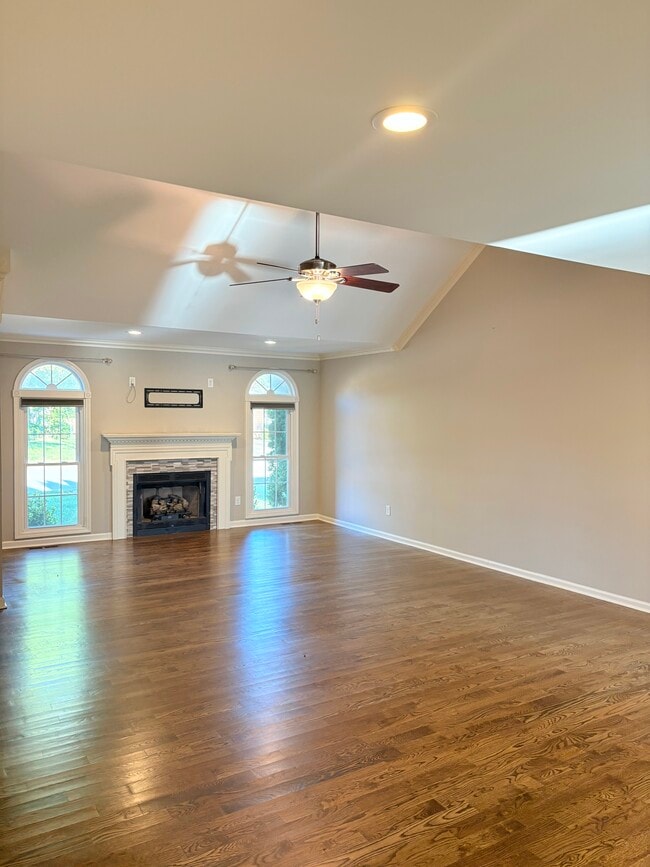747 Steeplechase Way in Bowling Green, KY - Building Photo - Building Photo