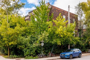 5551 St Rue in Montréal, QC - Building Photo