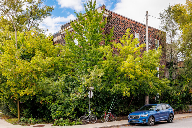 5551 St Rue in Montréal, QC - Building Photo - Primary Photo