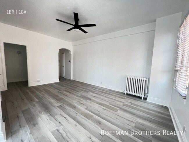 3471 5th St, Unit 204A in Los Angeles, CA - Building Photo - Building Photo