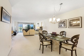 44 Yacht Club Dr-Unit -409 in North Palm Beach, FL - Building Photo - Building Photo