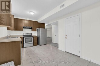 45 Deshane St in Guelph, ON - Building Photo - Building Photo