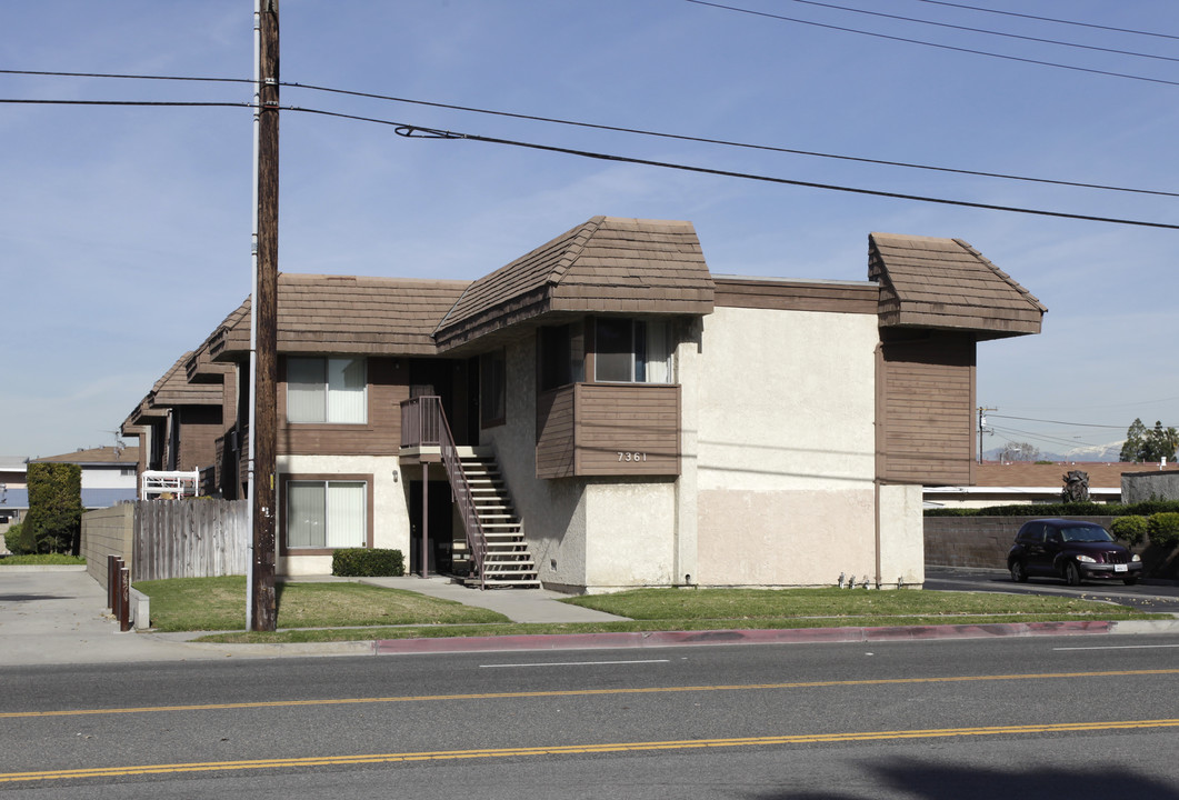 7361 Artesia Blvd in Buena Park, CA - Building Photo